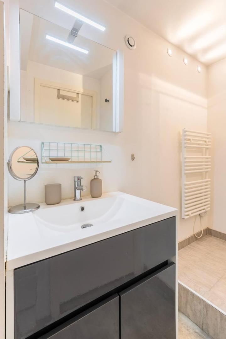 Spacious Apartment W Private Parking In Old ลีลล์ ภายนอก รูปภาพ